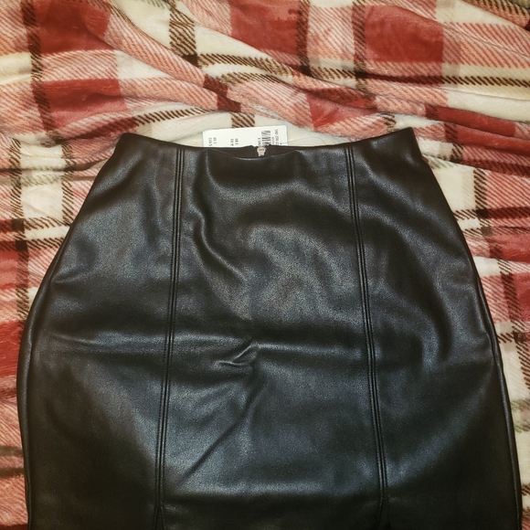 Leather Skirt - Picture 4 of 4